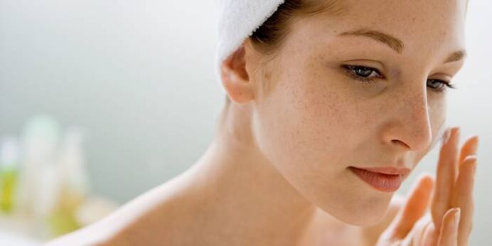 Redna uporaba eteričnih olj za vlaženje kože obraza